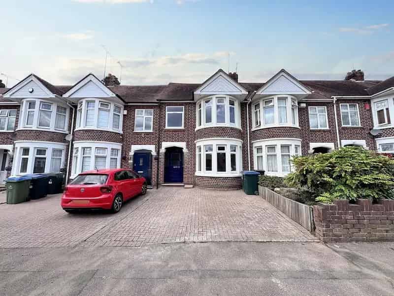 3 Bedroom Terraced House for Sale in Finham Stivichall Catchment