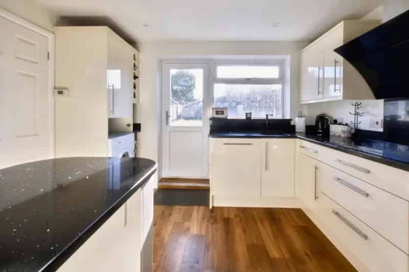3 Bedroom House For Sale 925 SQ FT Keynsham