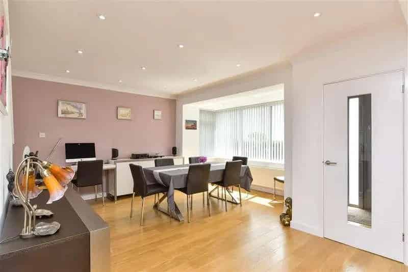 3 Bed Detached House For Sale
