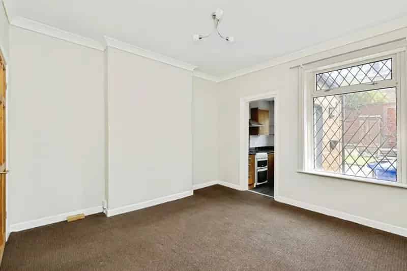 3 Bedroom House For Sale in Sheffield Helmton Road