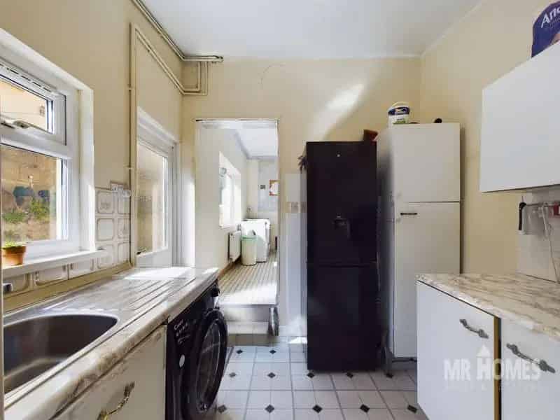 4 Bed Spacious Family Home For Sale