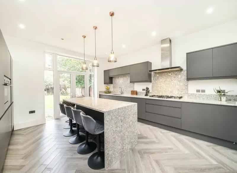 4 Bed 2 Bath Family Home Near Ealing Common and Gunnersbury Park