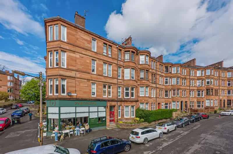 1 Bedroom Apartment for Sale in Shawlands