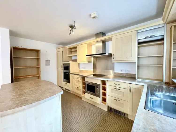 2 Bedroom Executive Gated Apartment Barry