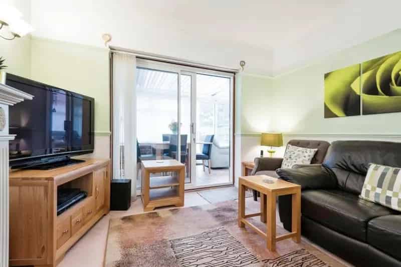 Three Four Bedroom Detached Bungalow Stopsley Village Luton