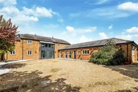 5 Bedroom Detached Home with Cinema Room and 4.9 Acres