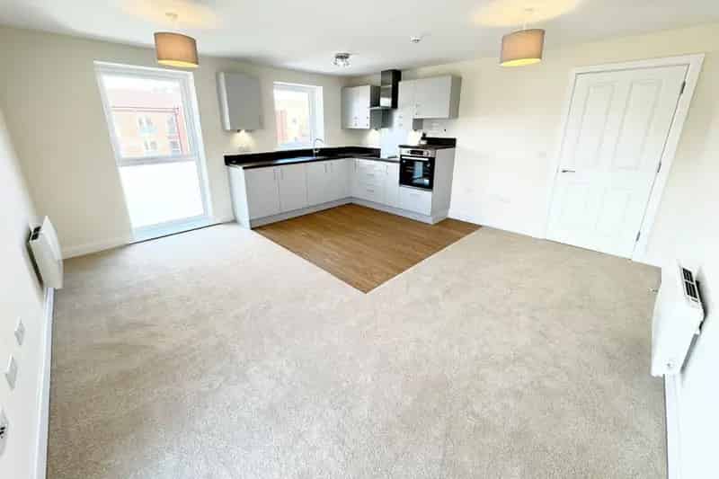 Spacious Two Bedroom Apartment in Tadley - Available July 2025