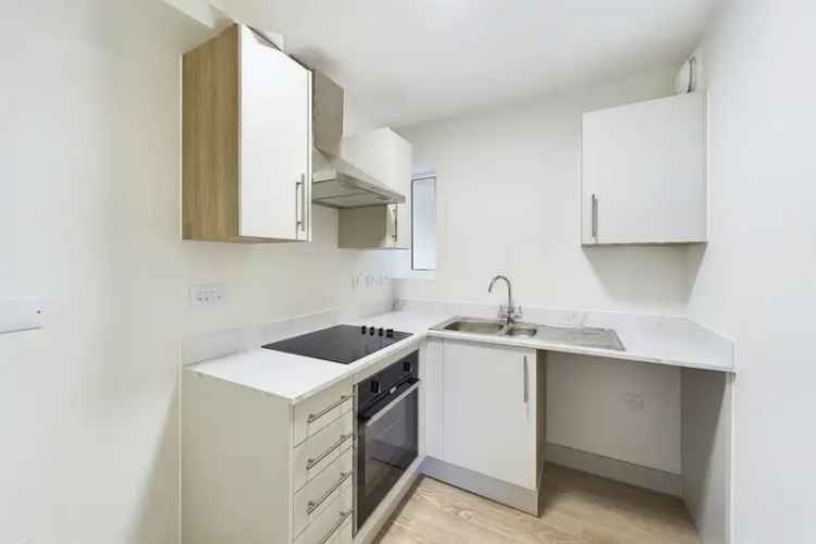 2 Bedroom Flat for Sale Near Leamington Spa Station