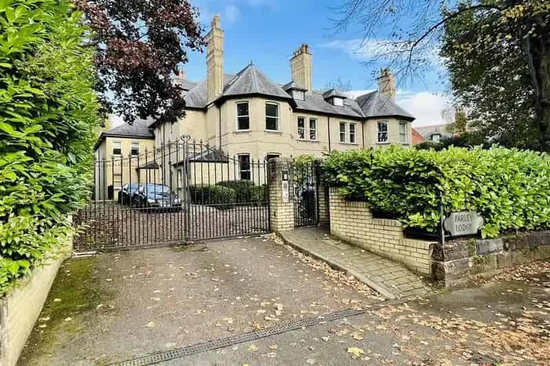 2 Bedroom Ground Floor Apartment for Sale