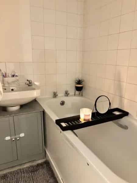 2 Bedroom High Rise Apartment 5th Floor 4 Storage Cupboards