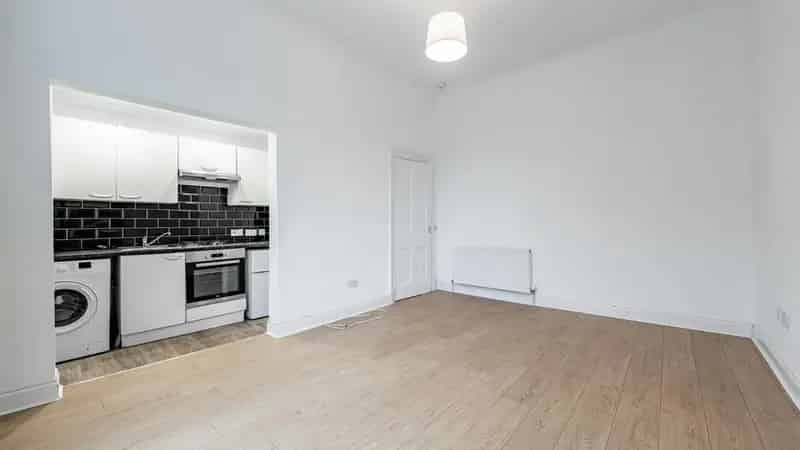 2 Bedroom Flat for Sale Shawlands