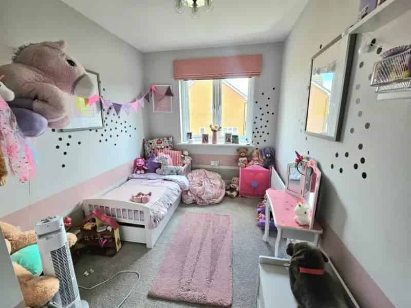 3 Bed Semi-Detached House for Sale