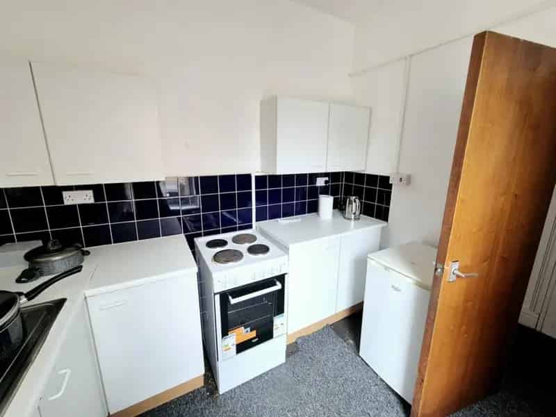 2 Bedroom Flat To Rent Available July 28 2025