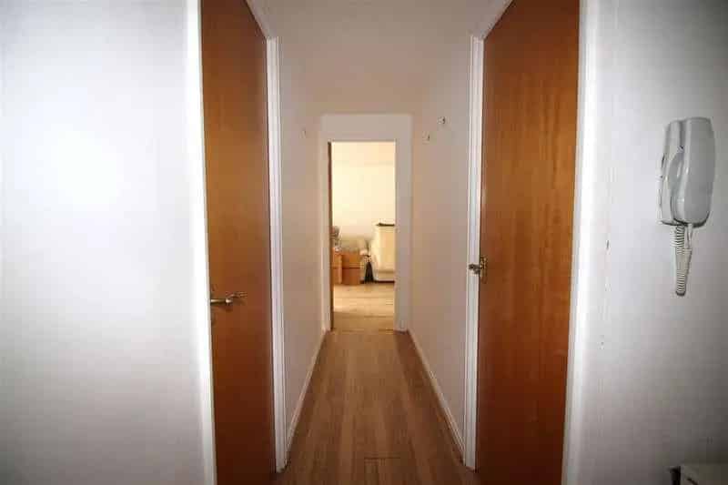 2 Bed Flat for Sale in Salford Near Peel Park