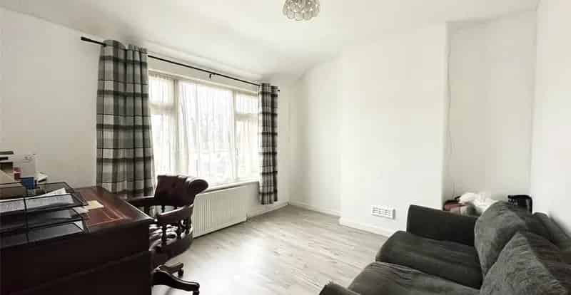 3 Bedroom Terraced House for Sale Near Swanscombe Station