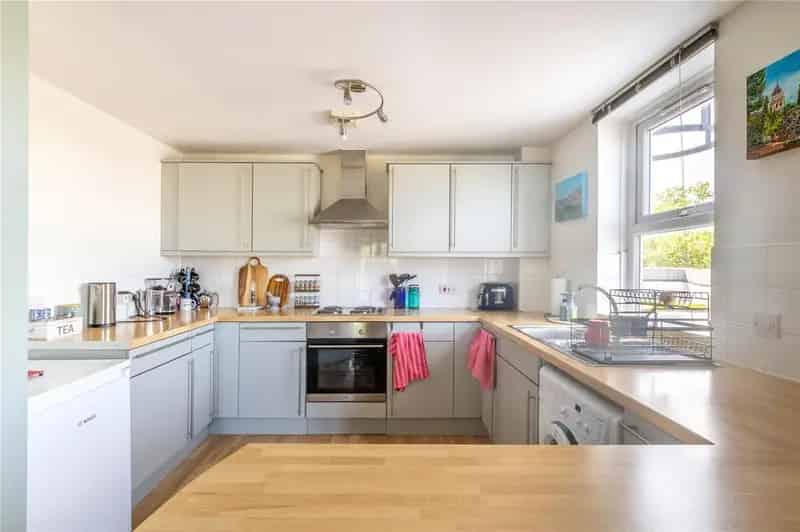 2 Bedroom Apartment for Sale in Bristol
