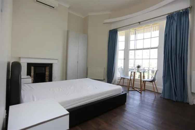 Studio Flat Central Brighton Bills Included