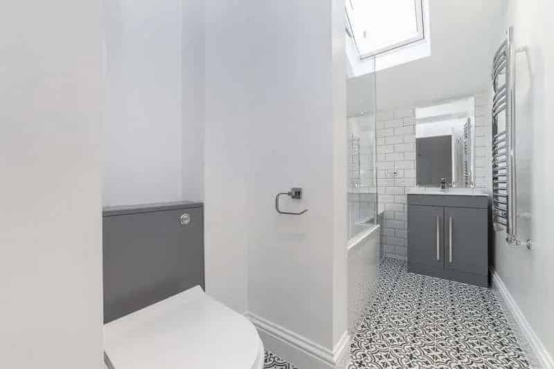 2 Bed Flat for Sale near Abbeville Village