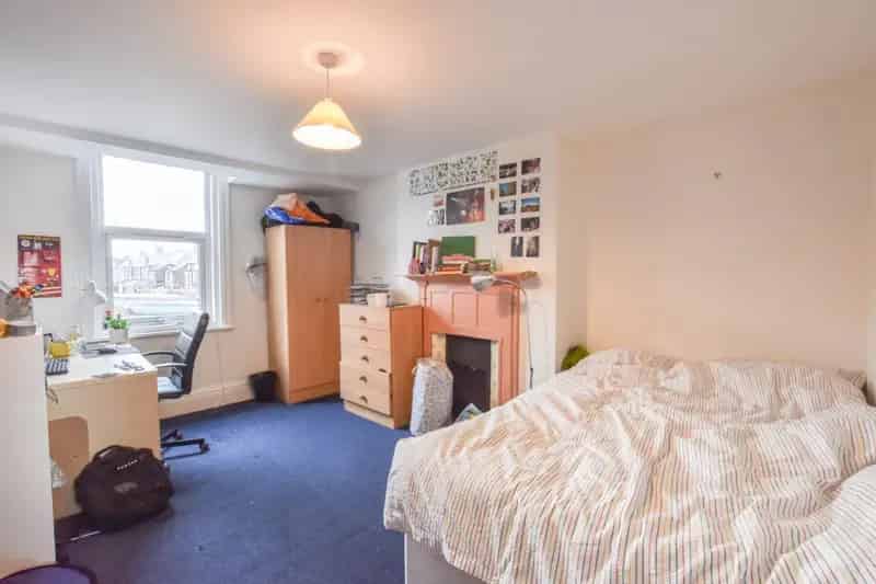 Seven Bedroom Terrace House Near Newcastle City Centre