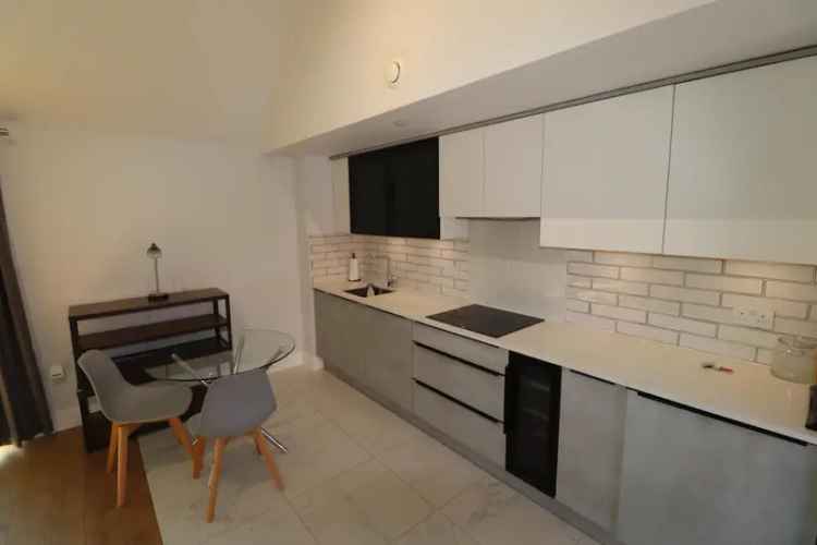 2 Bedroom Apartment Near Shenfield Elizabeth Line Station