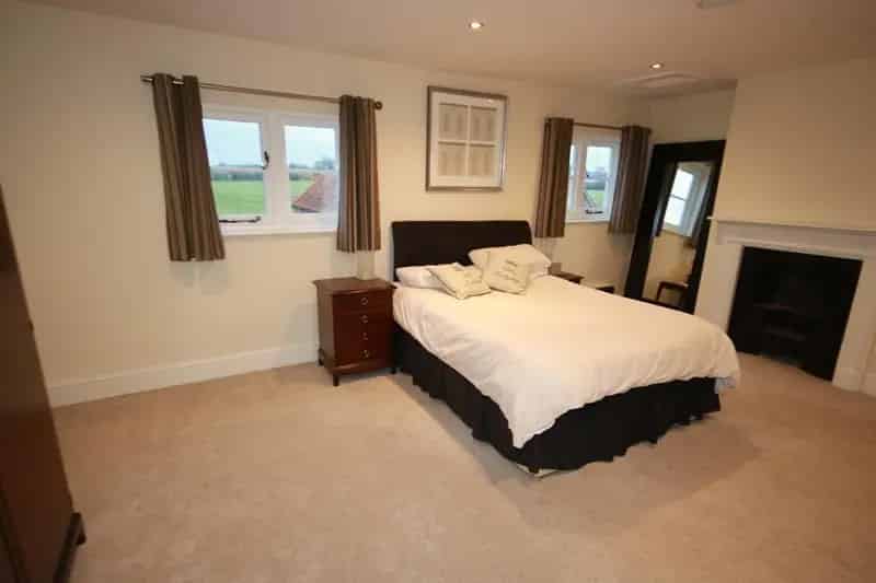 4 Bed Country Home with 5.66 Acres and Modern Amenities