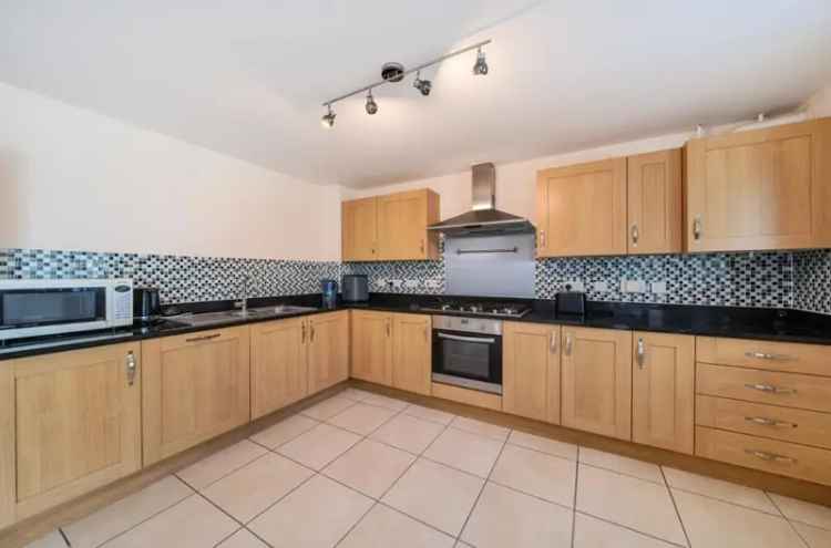 4 Bedroom Link Detached House for Sale in Great Denham