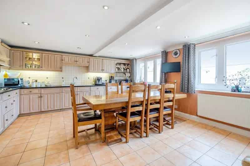 7 Bedroom Detached House with Annexe and Planning Permission