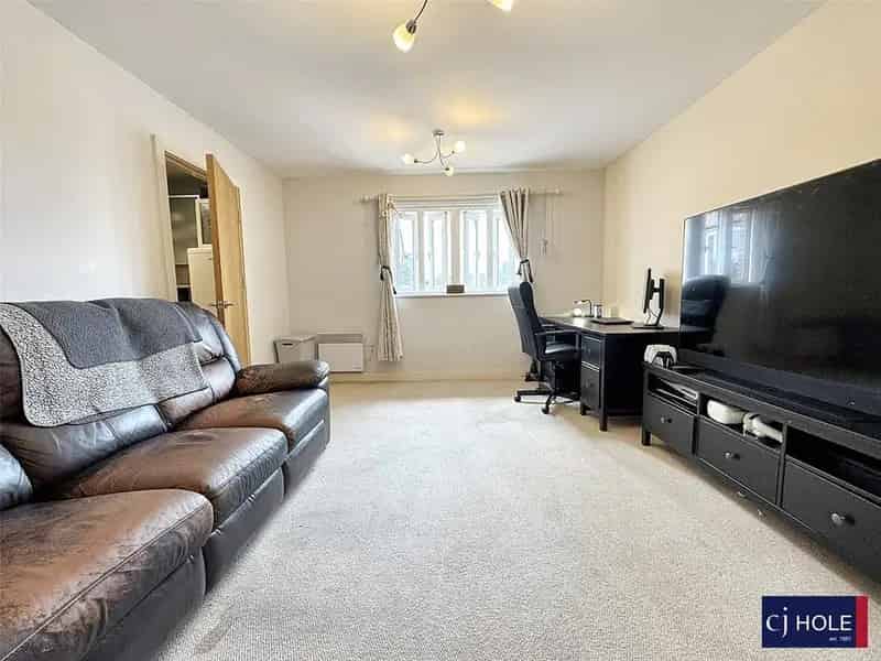 2 Bedroom Apartment for Sale in Gloucester