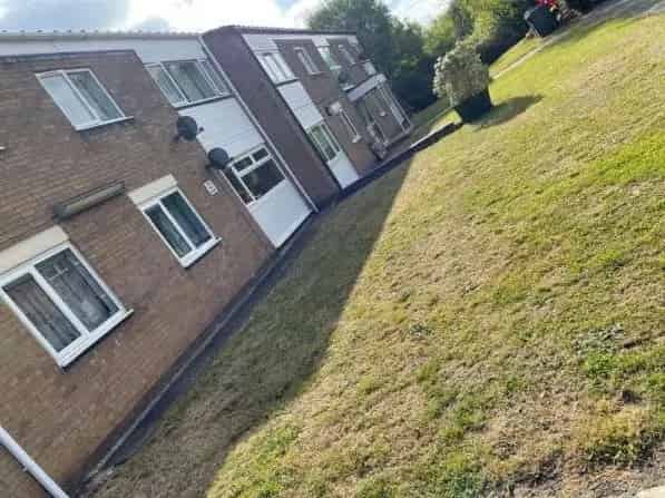 2 Bedroom Ground Floor Flat Wheelchair Access Garden Amenities