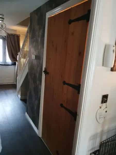 3 Bedroom House with Driveway and Large Rooms