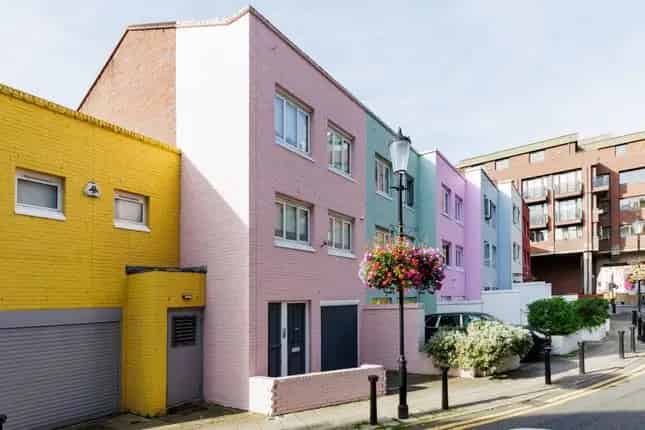 3-Bedroom House for Sale Kenway Village London SW5