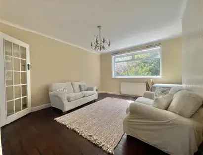 3 Bedroom House 54m² Manchester Chorlton Furnished Available March