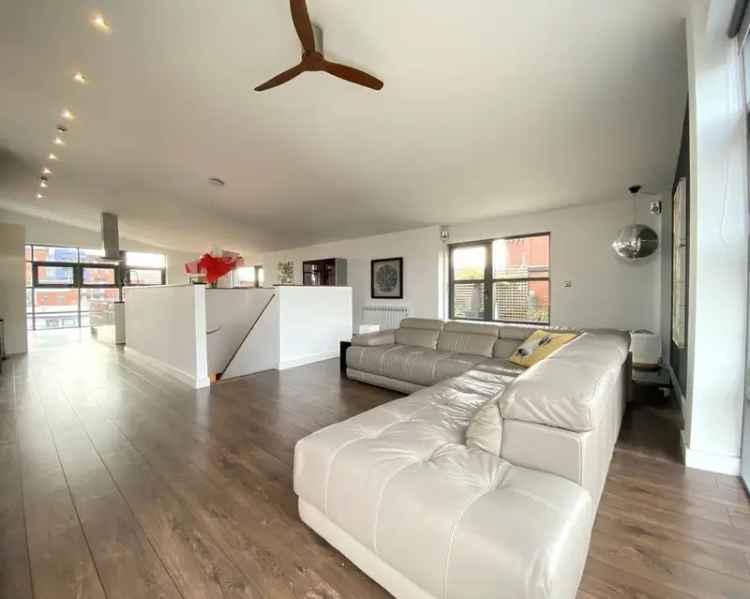 4 Bedroom Penthouse House to Rent in Worsley Mill Castlefield