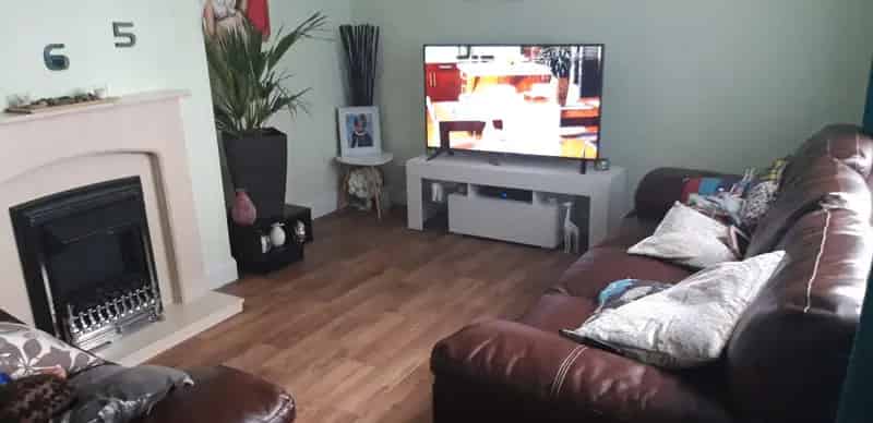 New Kitchen Family Home near Manchester Airport and Piccadilly