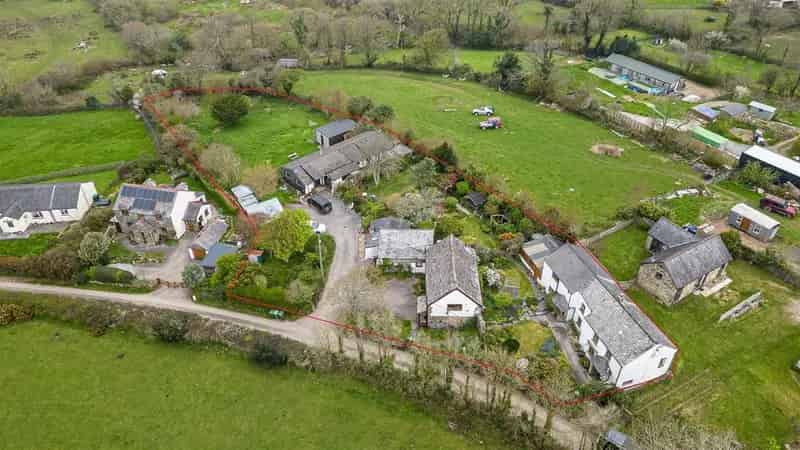 10 Bedroom Detached House For Sale