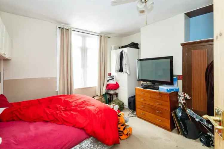 3 Bedroom House Ideal First Time Buy Open Plan Lounge Diner Modern Kitchen Rear Garden