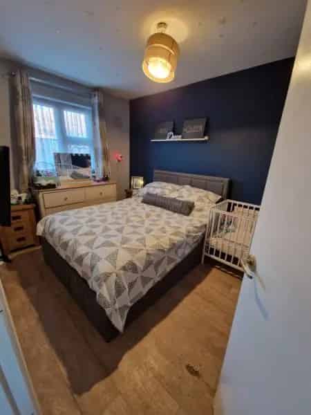 2 Bed End Terrace House with Parking and Large Garden