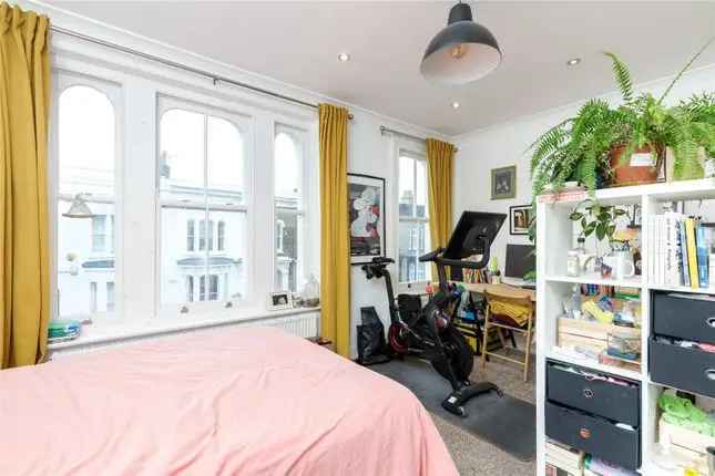 Terraced house to rent in Clinton Road, London E3