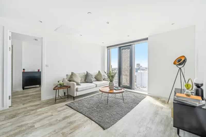 City Centre Studio Apartment - Gym, Social Spaces, Pet-Friendly