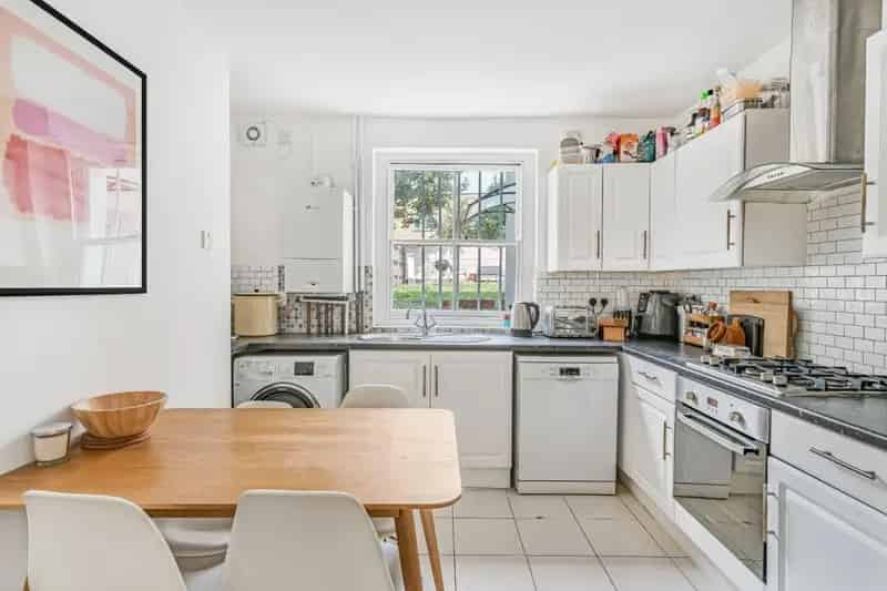 3 bedroom Flat
 For Sale