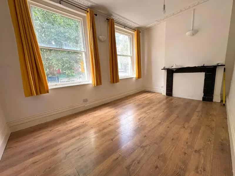 4 Bedroom Maisonette to Rent in Stokes Croft