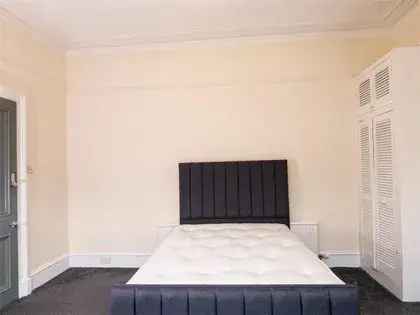 2 Bed Flat Aberdeen Near University Newly Renovated