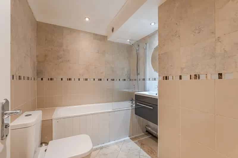 3 Bedroom Flat to Rent - Spacious Garden Flat Available August 8th