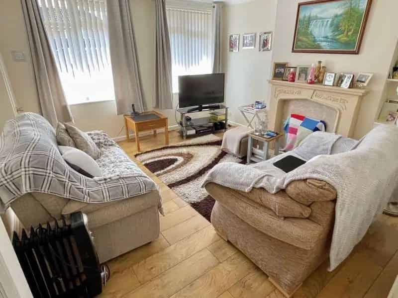 2 Bedroom Semi-Detached House for Sale