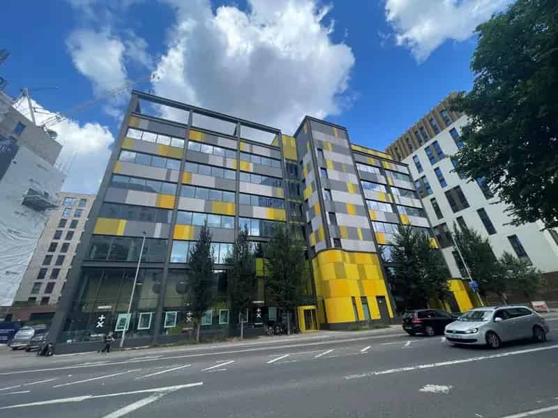 Modern Air-Conditioned Office Space with Onsite Parking and Coworking Access