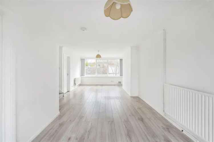 3 Bedroom Terraced House to Rent South City