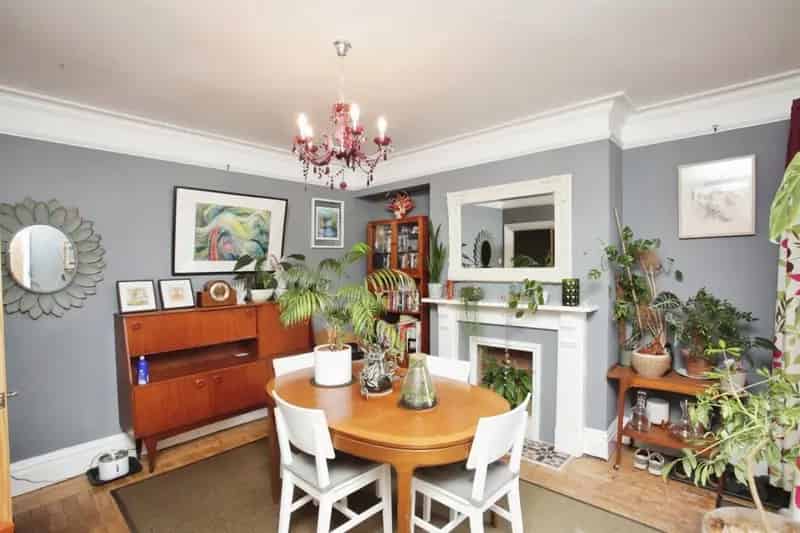 Four Bedroom Teraced House Near Rugby Town Centre