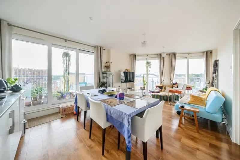 Flat For Sale , St Albans, England