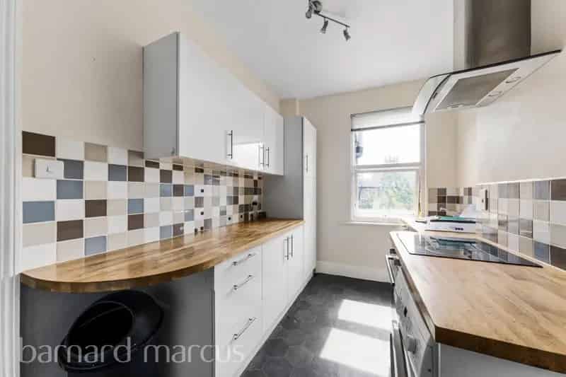 First Floor Conversion Flat Mitcham Lane South West London