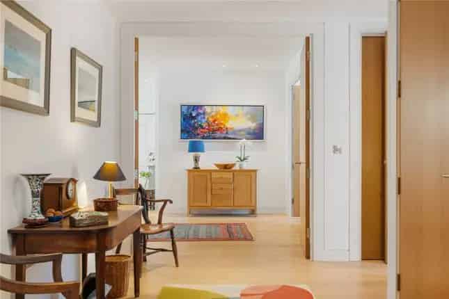 Luxury 3-Bedroom Apartment for Sale in Barnsbury London